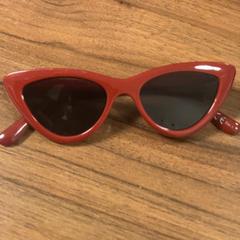 Sunglasses, as reported by Pathé Zaandam using iLost