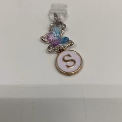 チャーム がiLostで IKEA新三郷 によって報告されました