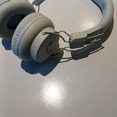 Hodetelefoner Licht grijs, som rapportert av Padualaan 97 ved bruk av iLost