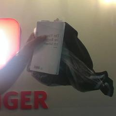 Shorts black.short sport + book Der fanger, as reported by MEININGER Hotel Milano Lambrate using iLost