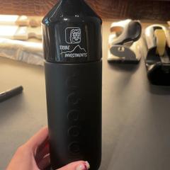 Wasserflasche Zwart ING, gemeldet von Van der Valk Hotel Houten über iLost