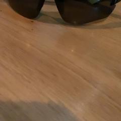 Gafas de sol, segundo informou MEININGER Hotel Köln West usando iLost