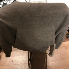Hoodie grijs, as reported by Club Nyx/Exit Café using iLost
