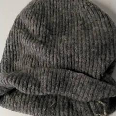Clothing & Beanie Grijs, as reported by Regio Antwerpen - Brussel using iLost