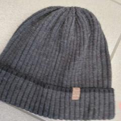 قبعة صغيرة grijs، كما تم الإبلاغ عنه بواسطة Regio Oost-Vlaanderen عبر iLost