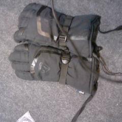 Glove handschoenen, as reported by SnowWorld Landgraaf using iLost