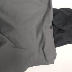 衣類 - hoodi がiLostで Regio West-Vlaanderen によって報告されました