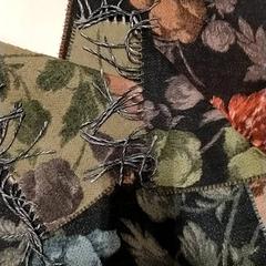 Xaile Zwart, groen, blauw, rood, bloemen, como reportado por IKEA Zwolle utilizando o iLost