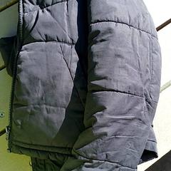 Kleding - Jas zwart, jak nahlášeno Centraal magazijn pomocí iLost