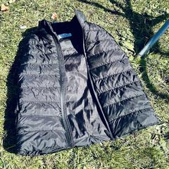 Kinder bodywarmer cq. Jas H&M، كما تم الإبلاغ عنه عبر iLost