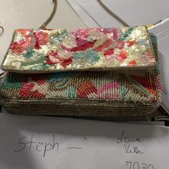 Sminkväska, rapporterat av Silver Sands Beach med iLost