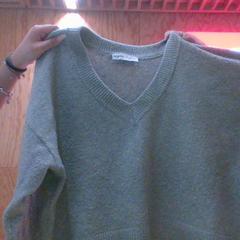 Grey sweatshirt, segons ha informat MEININGER Hotel Innsbruck Zentrum mitjançant iLost