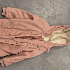 Jacket Hema roze, as reported by Avonturenpark Hellendoorn using iLost