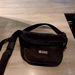 가방 ⁹, iLost를 사용하여 Van der Valk Hotel Vianen에 보고됨