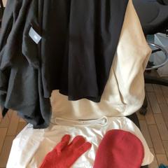 모자, 스카프, 후드티 & 바지 Black, iLost를 사용하여 MEININGER Hotel München City Center에 보고됨