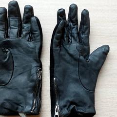 Handschoen, zoals gemeld door Regio Limburg - Leuven met iLost