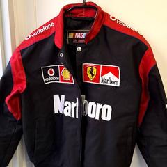 Jacke, gemeldet von Qbuzz DMG über iLost