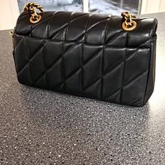 Kabelka, jak nahlášeno Connexxion Amstelveen pomocí iLost