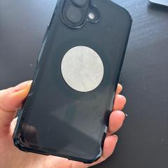 Zwarte iPhone، كما تم الإبلاغ عنه عبر iLost