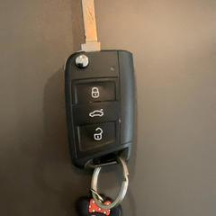 Car key  black and with a Minnie key chain. 6.6.25, as reported by MEININGER Hotel Hamburg City Center using iLost
