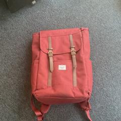 Mochila Rood, ha sido reportado por Breng Arnhem con iLost