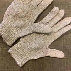 Shower gloves, jak nahlášeno MEININGER Hotel Brussels City Center pomocí iLost