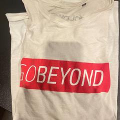 T shirt wit, segundo informou Hotel Van der Valk Harderwijk op de Veluwe usando iLost