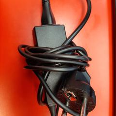 Oplader, zoals gemeld door UvA REC met iLost