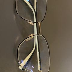 Glasses Black and white glasses, as reported by MEININGER Hotel Dresden Zentrum using iLost