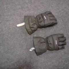 Handschoenen, zoals gemeld door SnowWorld Landgraaf met iLost