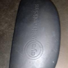 Brillenetui mit brille, gemeldet von TivoliVredenburg über iLost