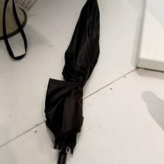 Paraply Noir, som rapportert av IKEA Toulouse ved bruk av iLost