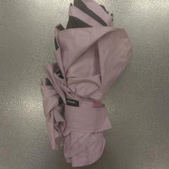 Esernyő, amint azt IKEA Tokyo-Bay az iLost segítségével jelentette.