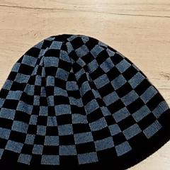Gorro, segundo informou Regio Antwerpen - Brussel usando iLost