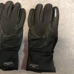 Roupa - Handschoenen, segundo informou Regio Oost-Vlaanderen usando iLost