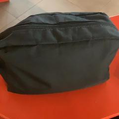 Toaletná taška & Taška, ako bolo nahlásené MEININGER Hotel Heidelberg Hauptbahnhof pomocou iLost