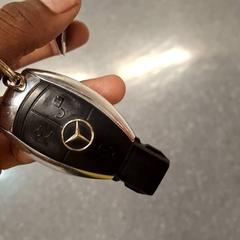 Car keys, as reported by IKEA Paris Nord Roissy using iLost