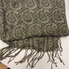 Scarf, as reported by Het Amsterdamse Winterparadijs using iLost