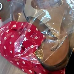 Slippers & Blouse slippers, zoals gemeld door Leonardo Royal Hotel Amsterdam met iLost