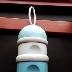 작은 병 Wit blauw, iLost를 사용하여 Apenheul에 보고됨