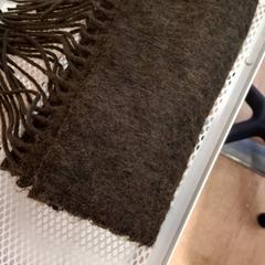 Sciarpa écharpe verte foncé, come riportato da IKEA Villiers-sur-Marne utilizzando iLost