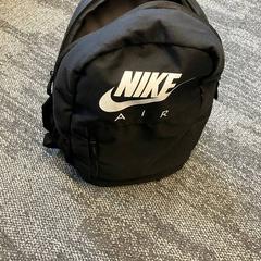 Batoh Zwarte Nike rugzak, jak nahlášeno Gemeente Rijswijk pomocí iLost