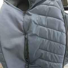 Roupa - bodywarmer, como reportado por Centraal magazijn utilizando o iLost
