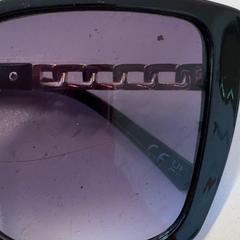 Sluneční brýle, jak nahlášeno GVB pomocí iLost