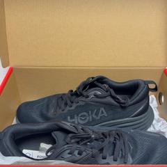 Scarpe Black, come riportato da ibis Styles Rotterdam Ahoy utilizzando iLost