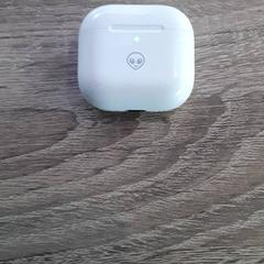 AirPods, som rapportert av EBS Tramplein ved bruk av iLost