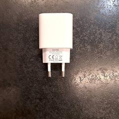 Ponta para carregador, como reportado por Rotterdam The Hague Airport utilizando o iLost