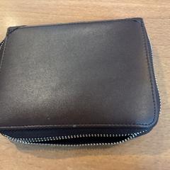 Peněženka Parrello, jak nahlášeno Gemeente Amsterdam - Bureau Gevonden Voorwerpen pomocí iLost