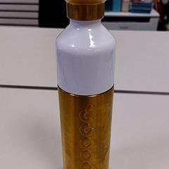 Láhev na vodu, jak nahlášeno Vrije Universiteit Amsterdam pomocí iLost