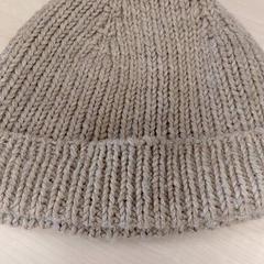 قبعة صغيرة beige، كما تم الإبلاغ عنه بواسطة IKEA Strasbourg عبر iLost